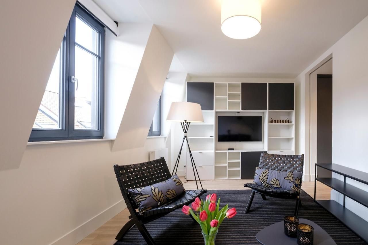Fabulous In Chatelain Area Appartement