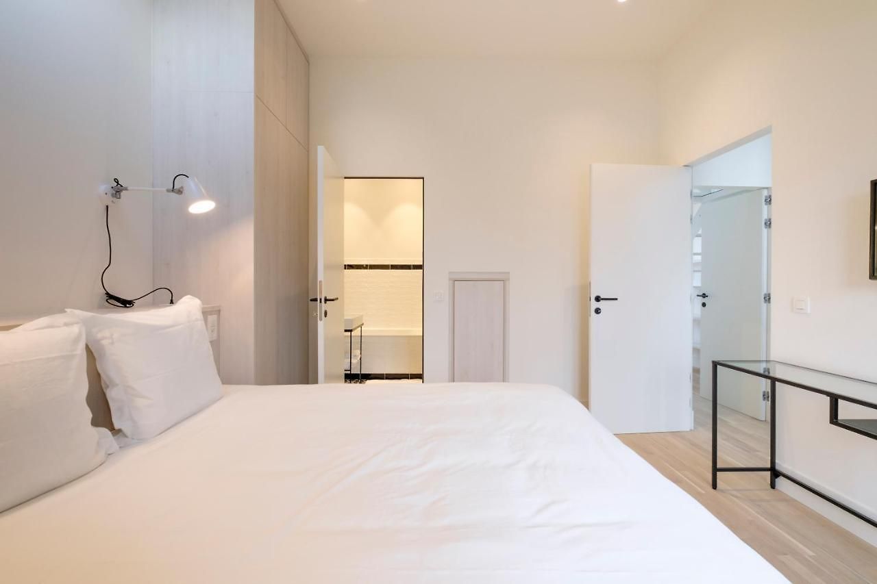 Fabulous In Chatelain Area Appartement