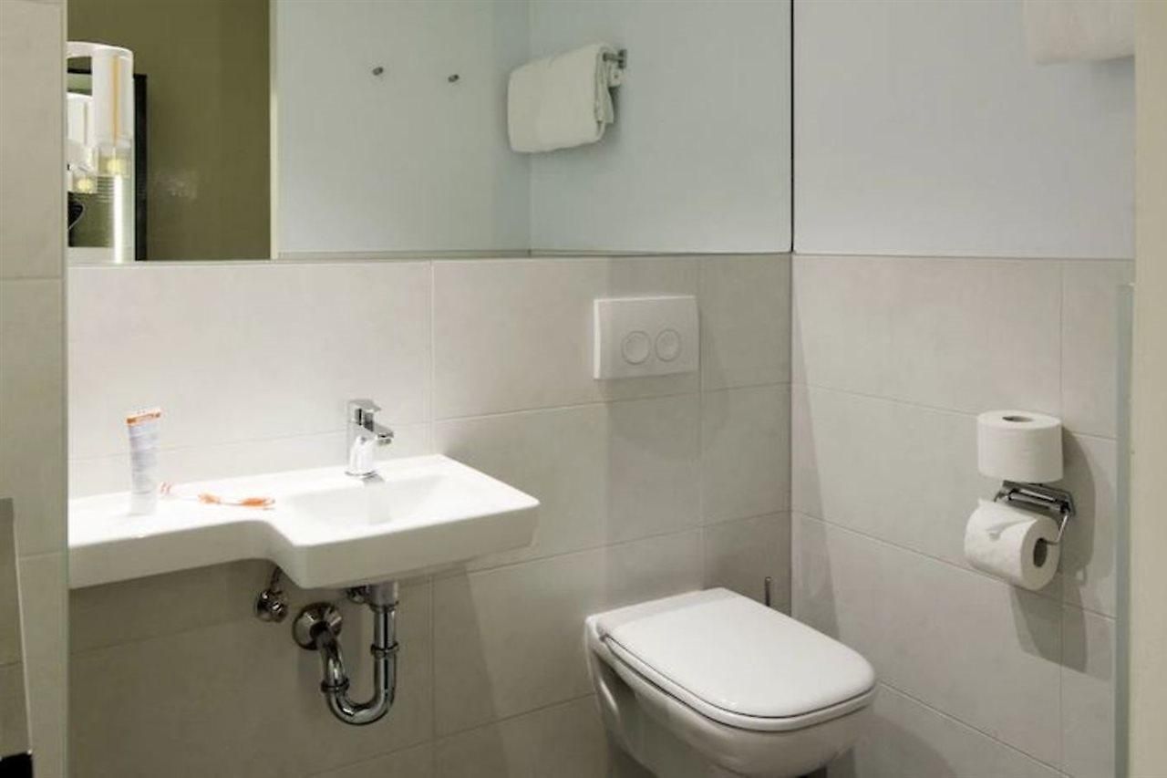 Easyhotel City Centre 3*