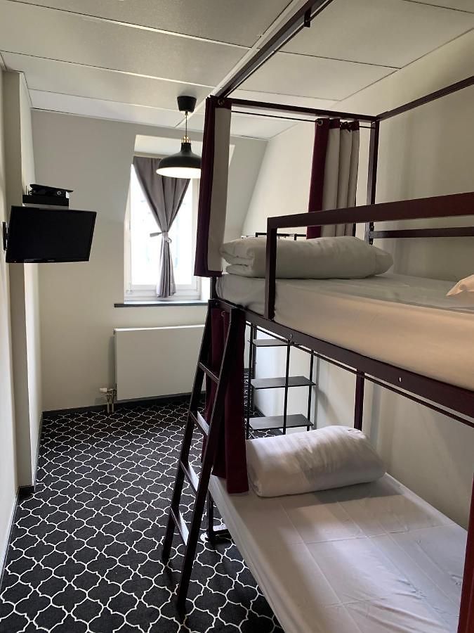 Safestay Grand Place 3*
