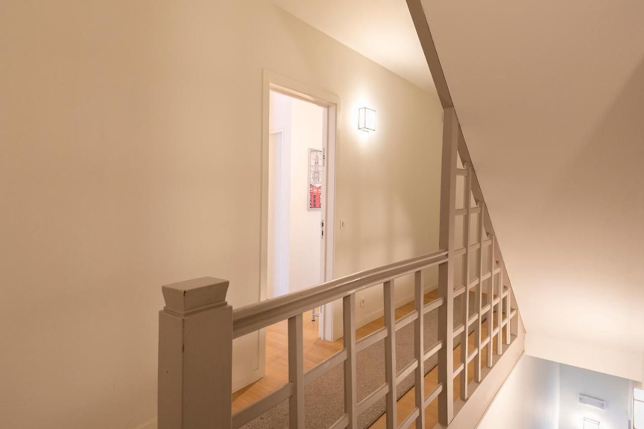 Suberb Apartment *