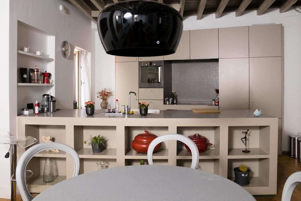 Duplex Dernier Etage Avec Terasse A Deux Pas De La Grand Place * Brussel