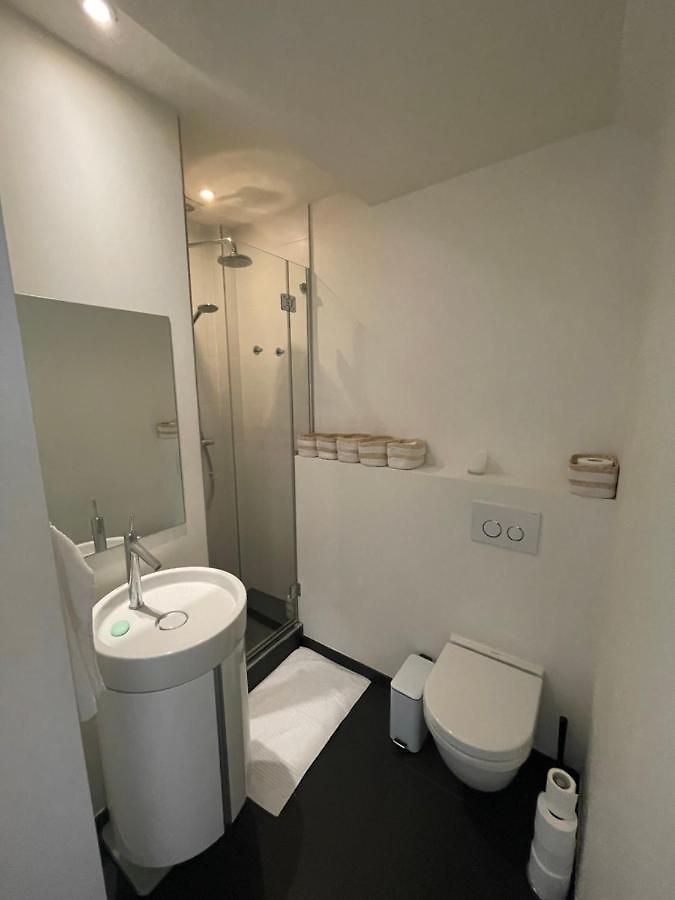 Appartement In Trendy Chatelain Center Area Little Garden Internet Wifi Brussel