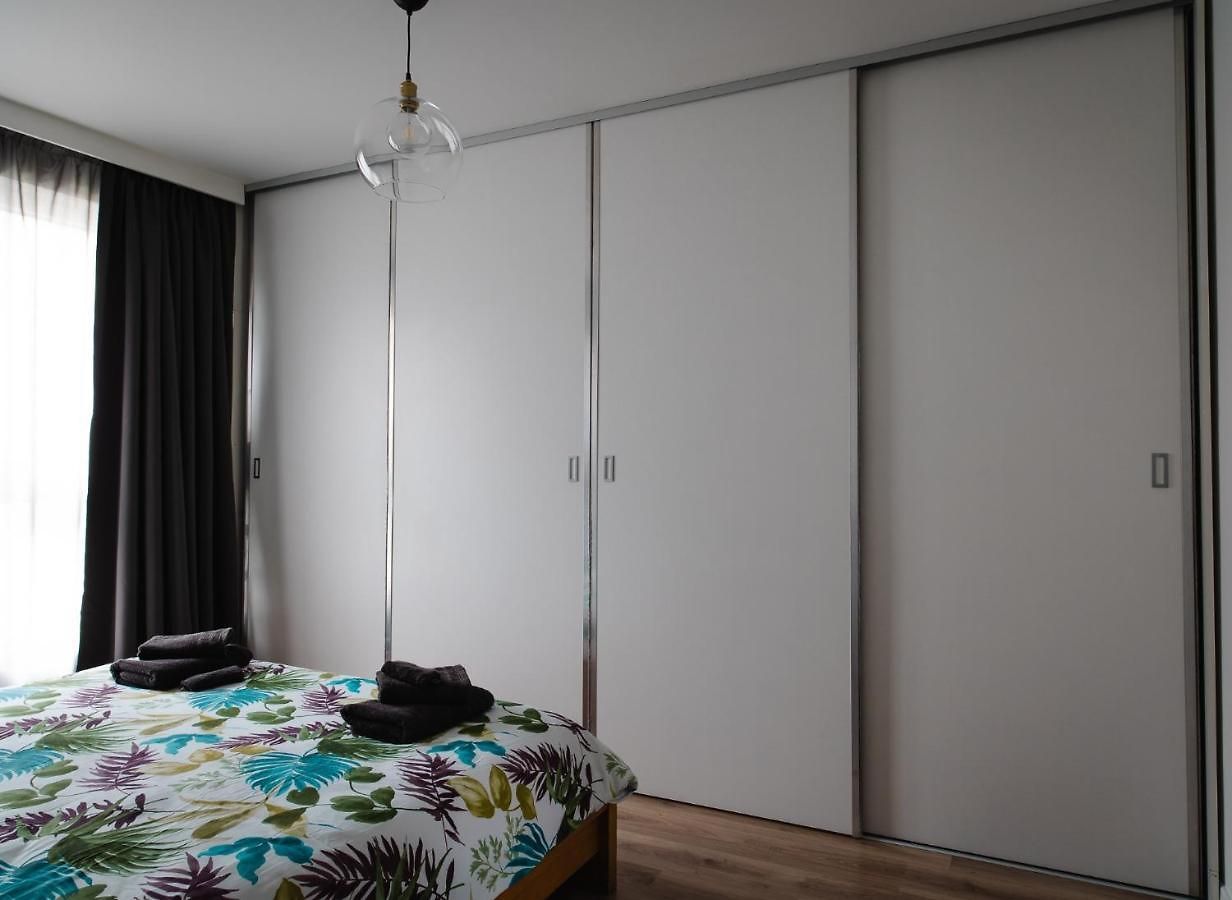 Midi-suede Apartment Brussels