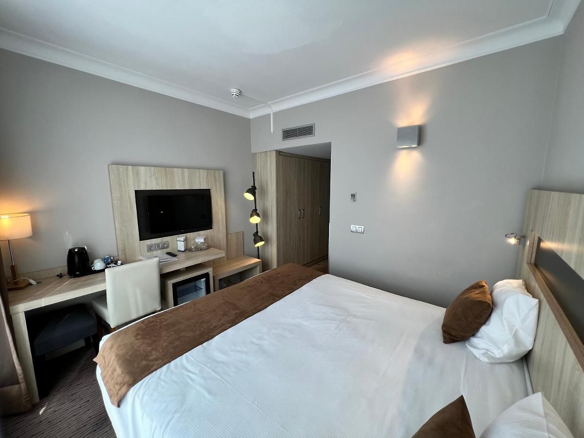 Western Royal Centre Hotel
