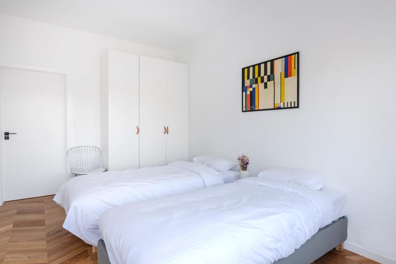 Apartment Moliere Design