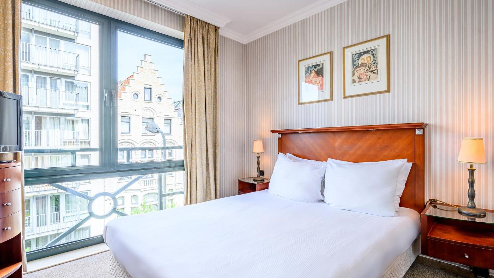 B-aparthotel Ambiorix Aparthotel 4*