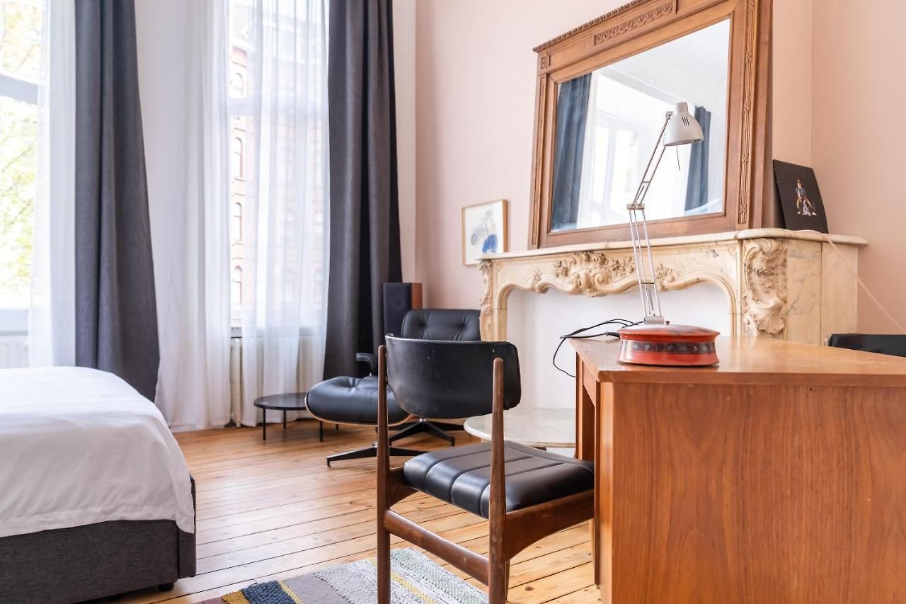Guest house La Belgica Near Tour And Taxi *