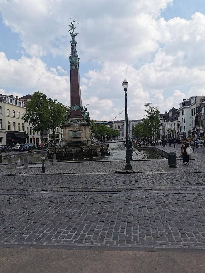 Exclusive Two-level With Private Terrace On The Canal Brussels
