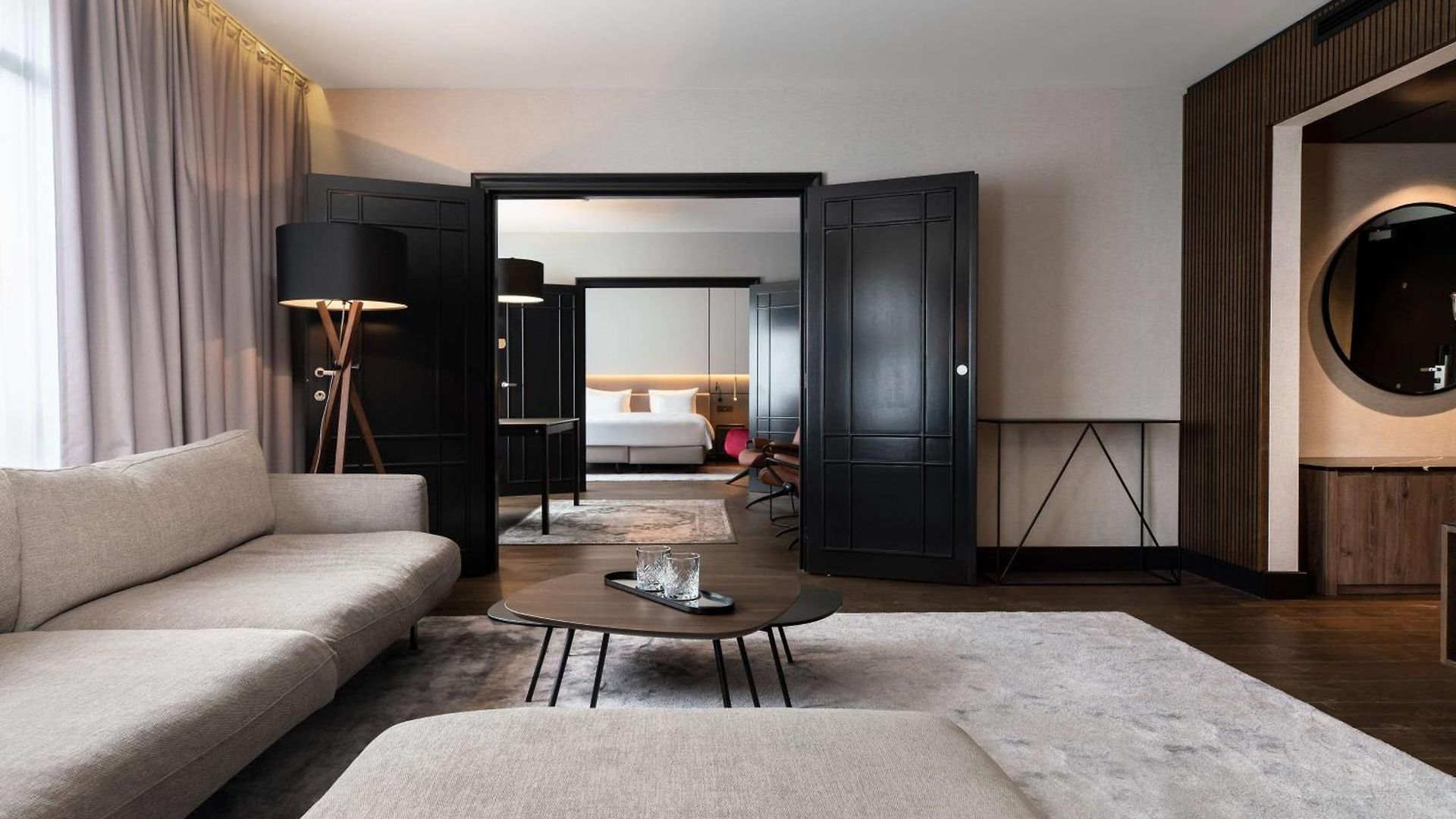 Radisson Collection Grand Place Hotel 5*