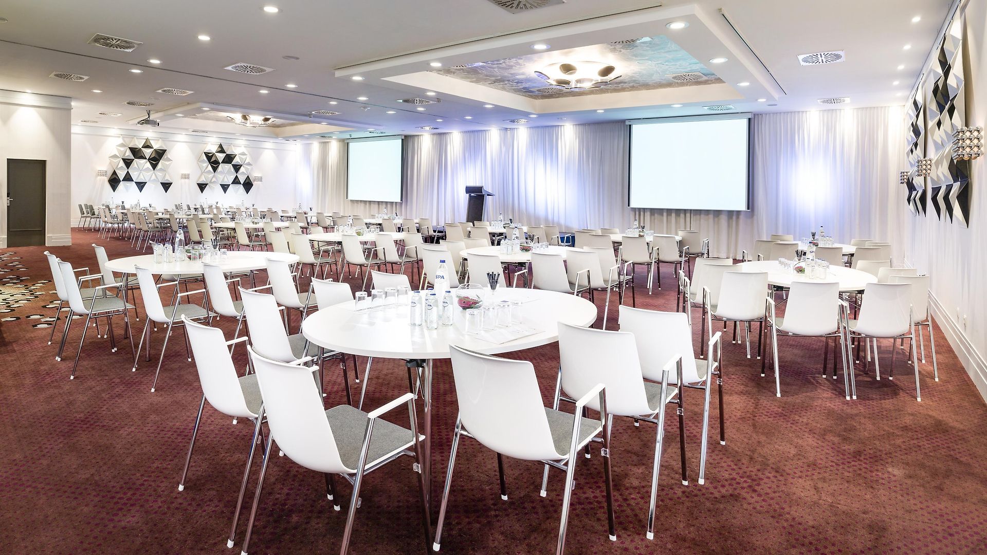 Radisson Collection Grand Place Hotel