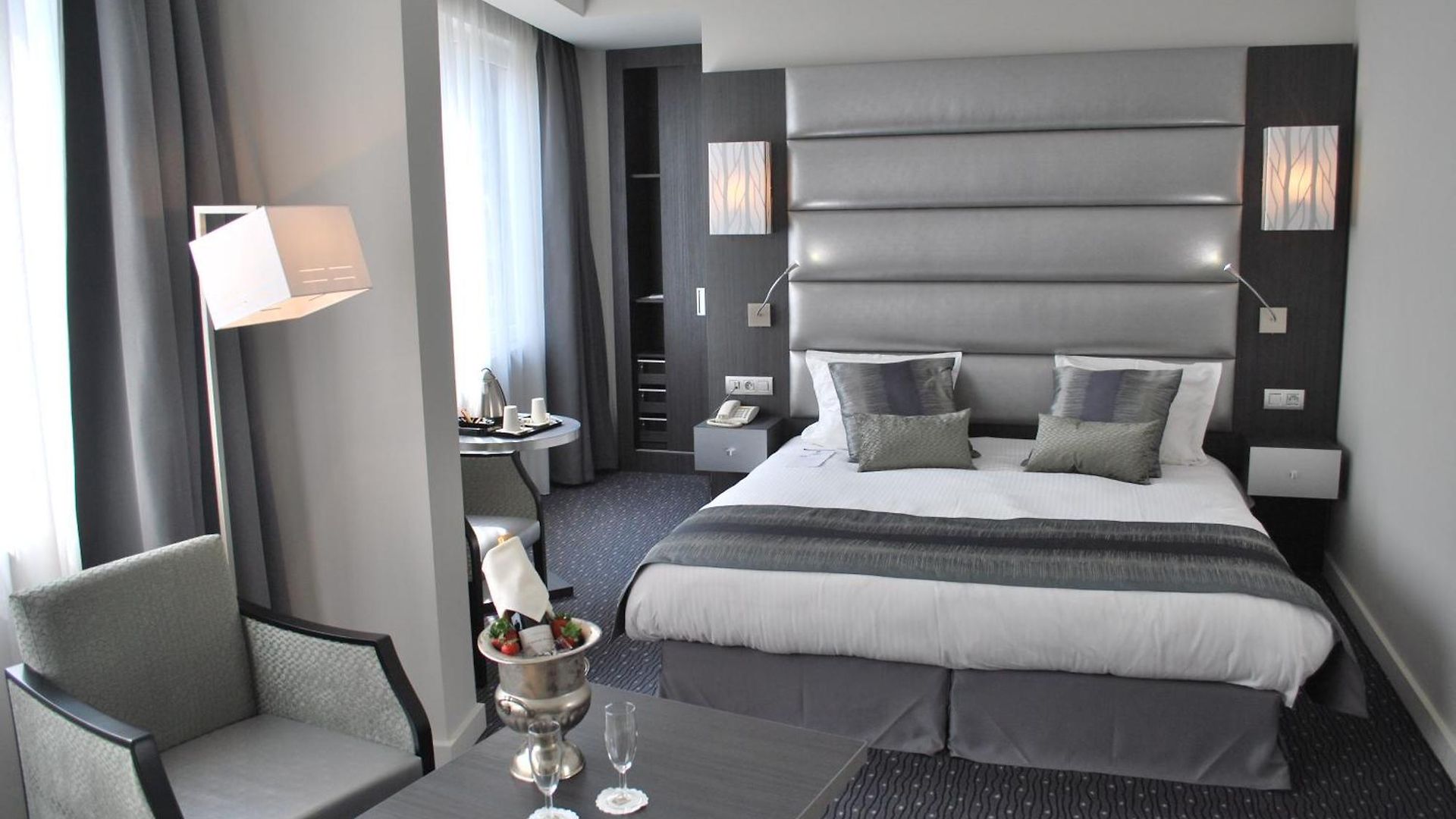Hotel Western Royal Centre 3*