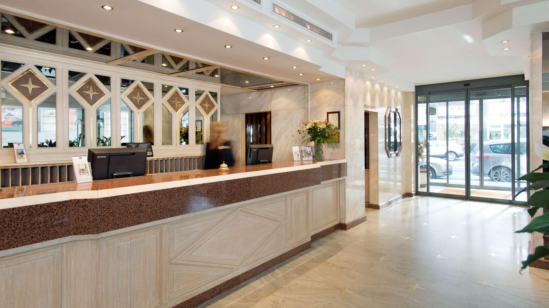 Hotel Western Royal Centre 3*