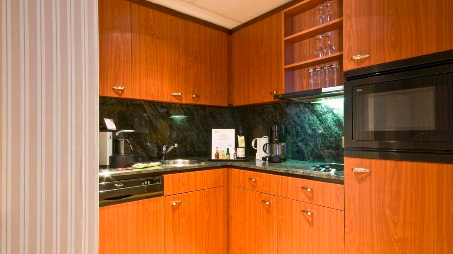 B-aparthotel Ambiorix Aparthotel 4*