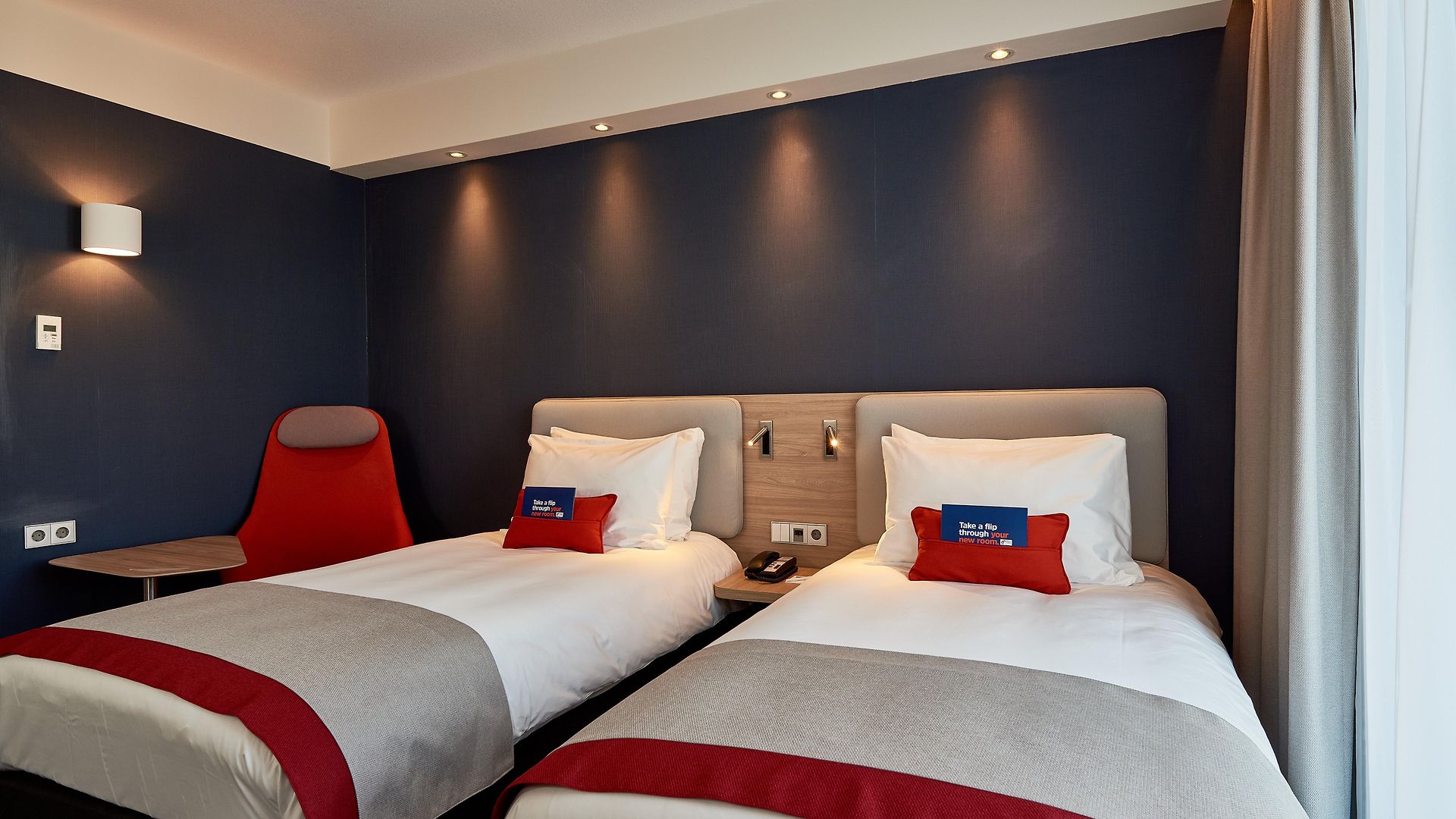 Express Brussels-grand-place By Ihg Hotel 3*