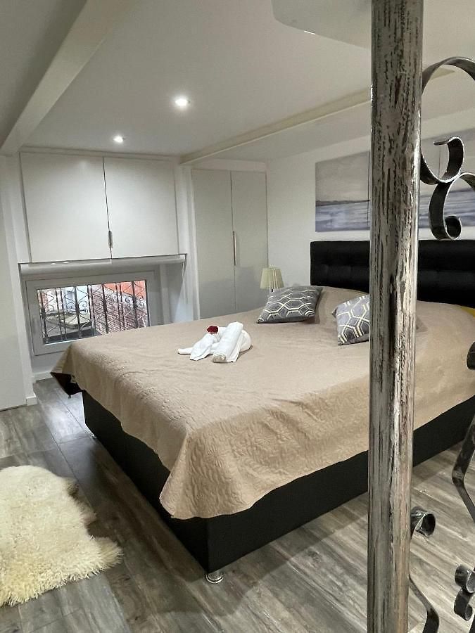 Duplex Situe A 2min De La Gare Du Nord Apartment *