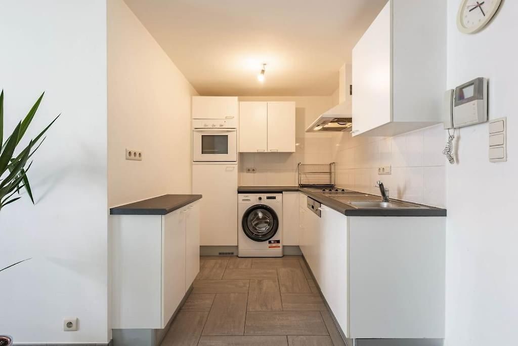 Beautiful 1br/1bar In E.u. District Appartement Brussel