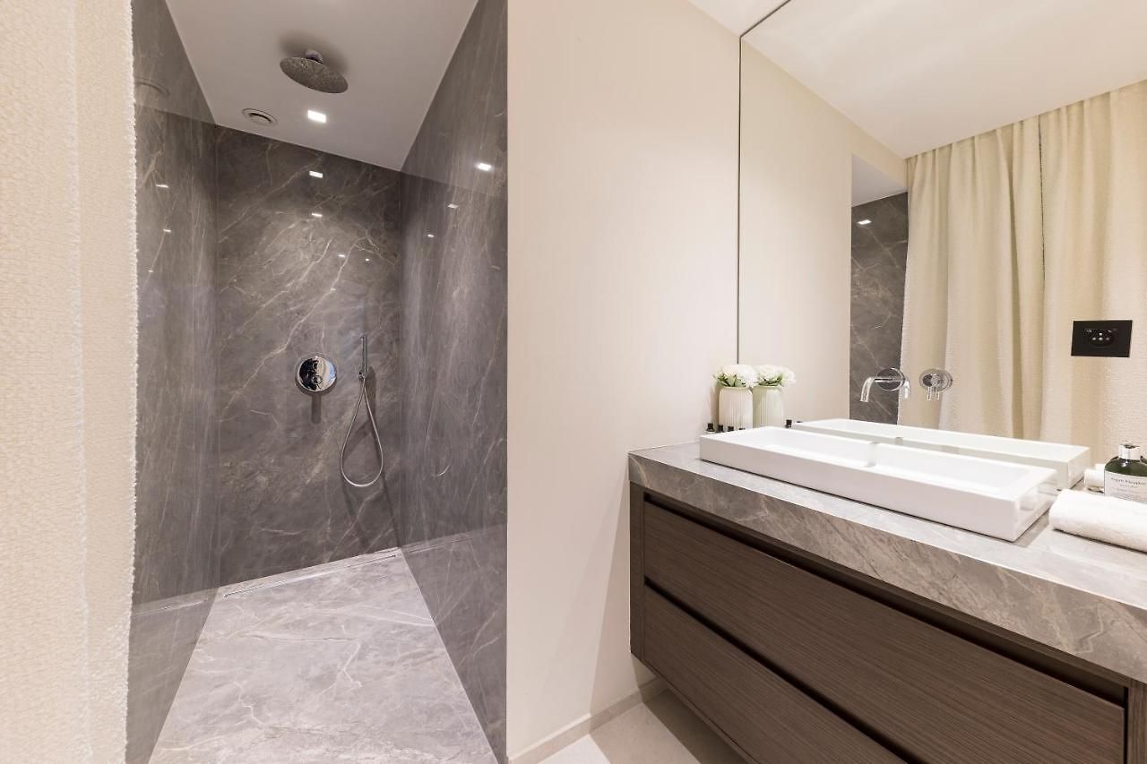 Apartment Luxury 3 Bedrooms Townhouse In Perfect Location *