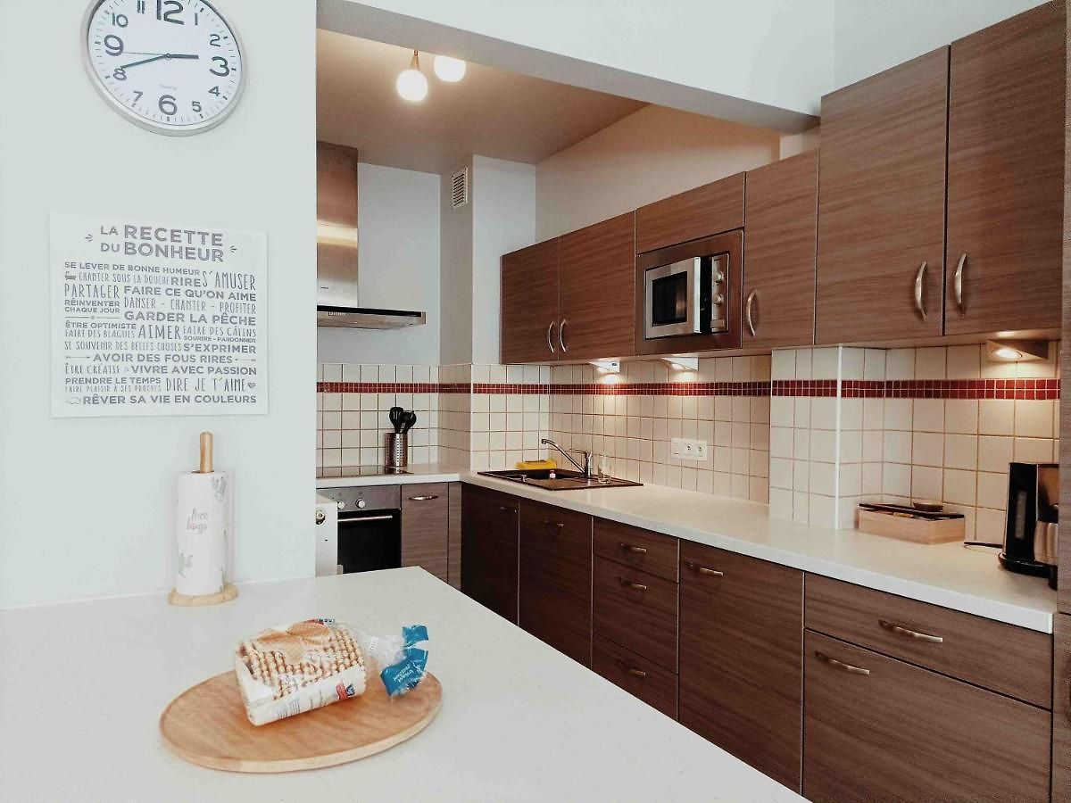Cozy 2 Bedroom - Metro Montgomery *