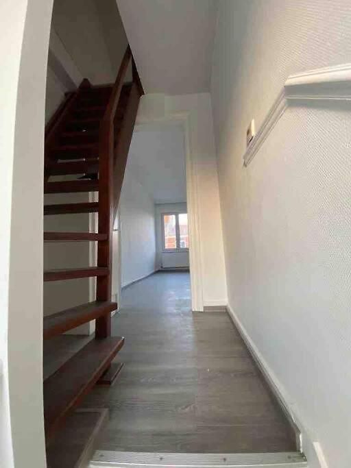 Lovely 2-bedroom Duplex W/ Balcony In