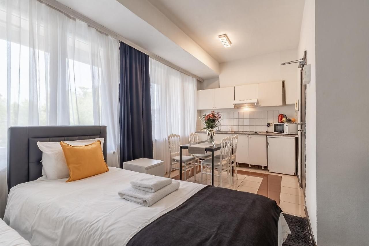 Apartment Gare Du Midi , 29 *