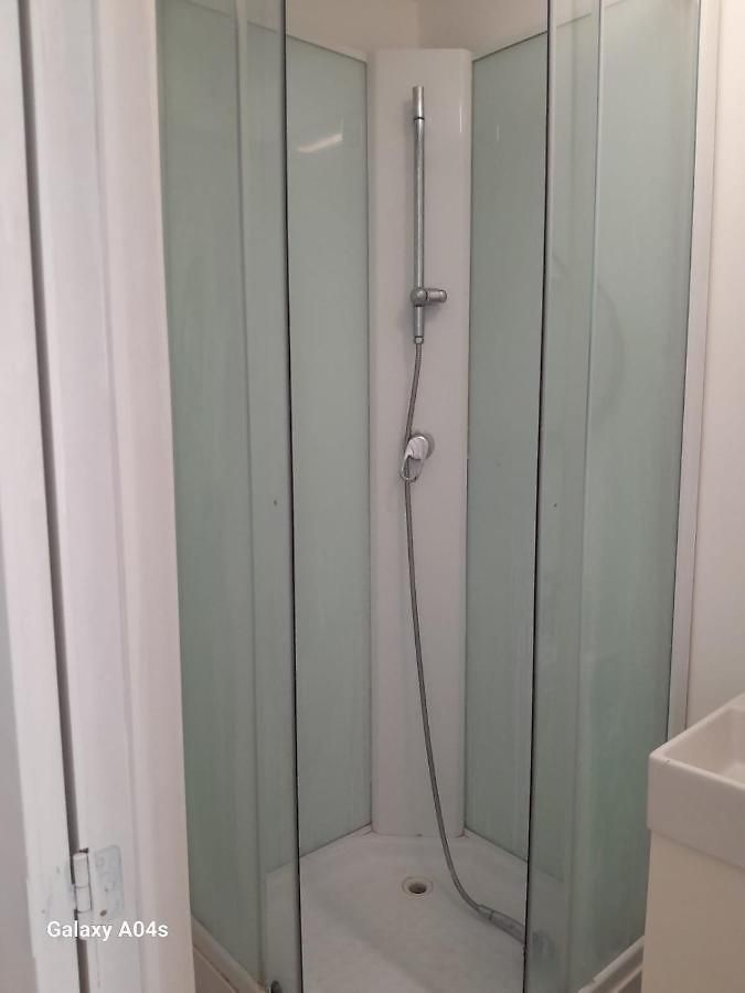 1 Bedroom Sleeps 4 Brussels