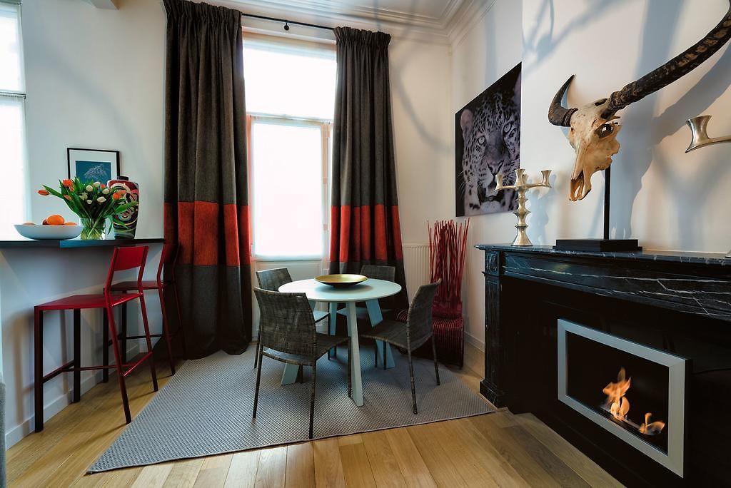 Aparthotel Charles - Louise *