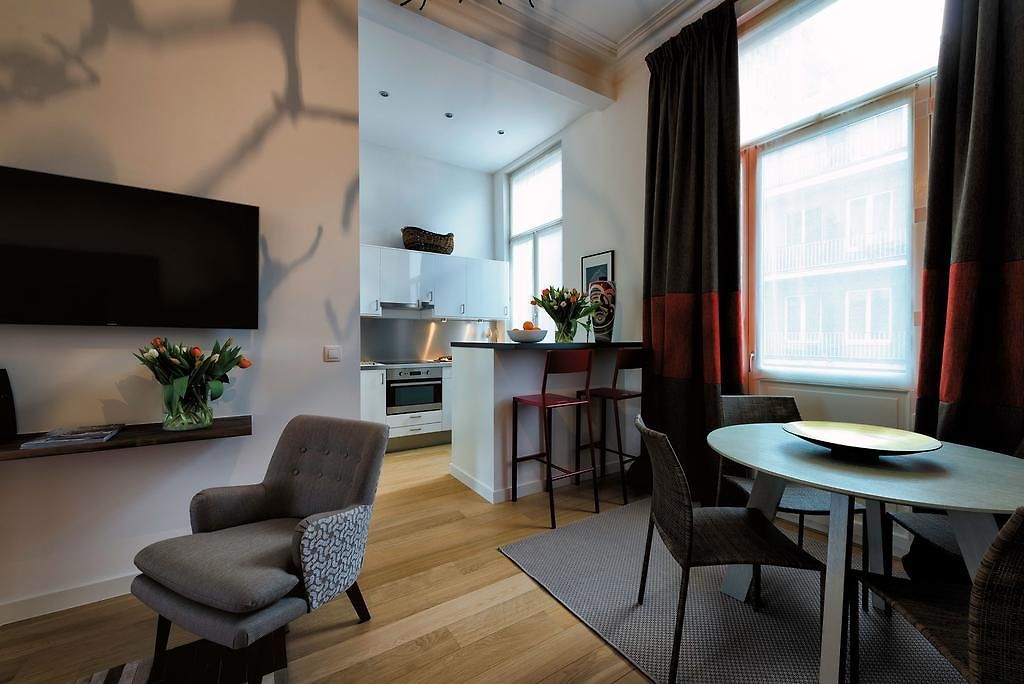 Charles - Louise Aparthotel *