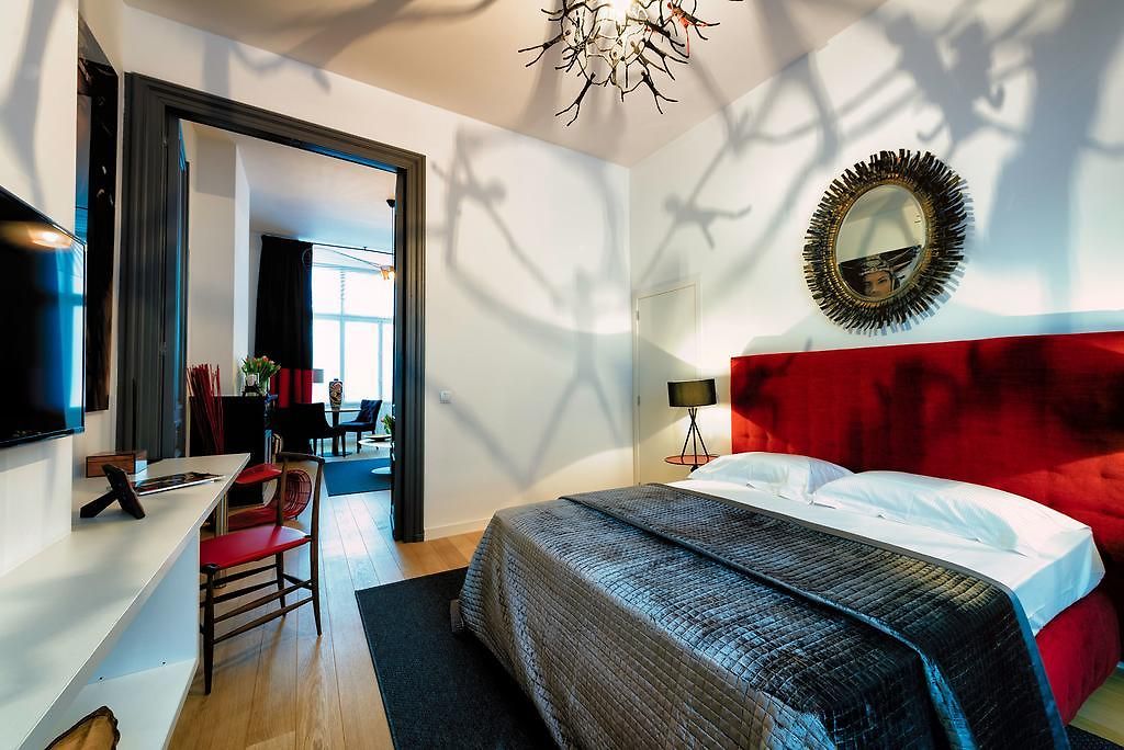 Aparthotel Charles - Louise *