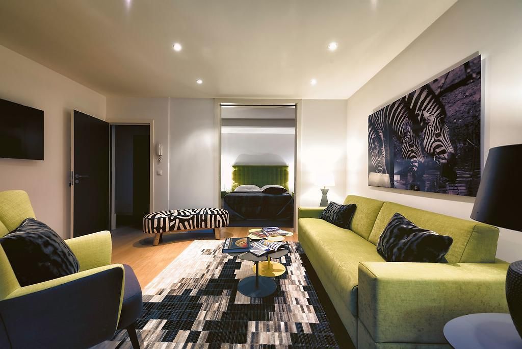 Aparthotel Charles - Louise