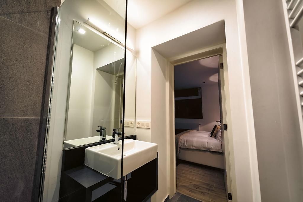 Charles - Ambiorix Aparthotel