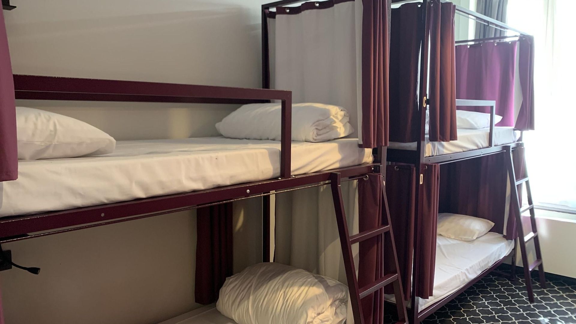 Safestay Grand Place Hotel