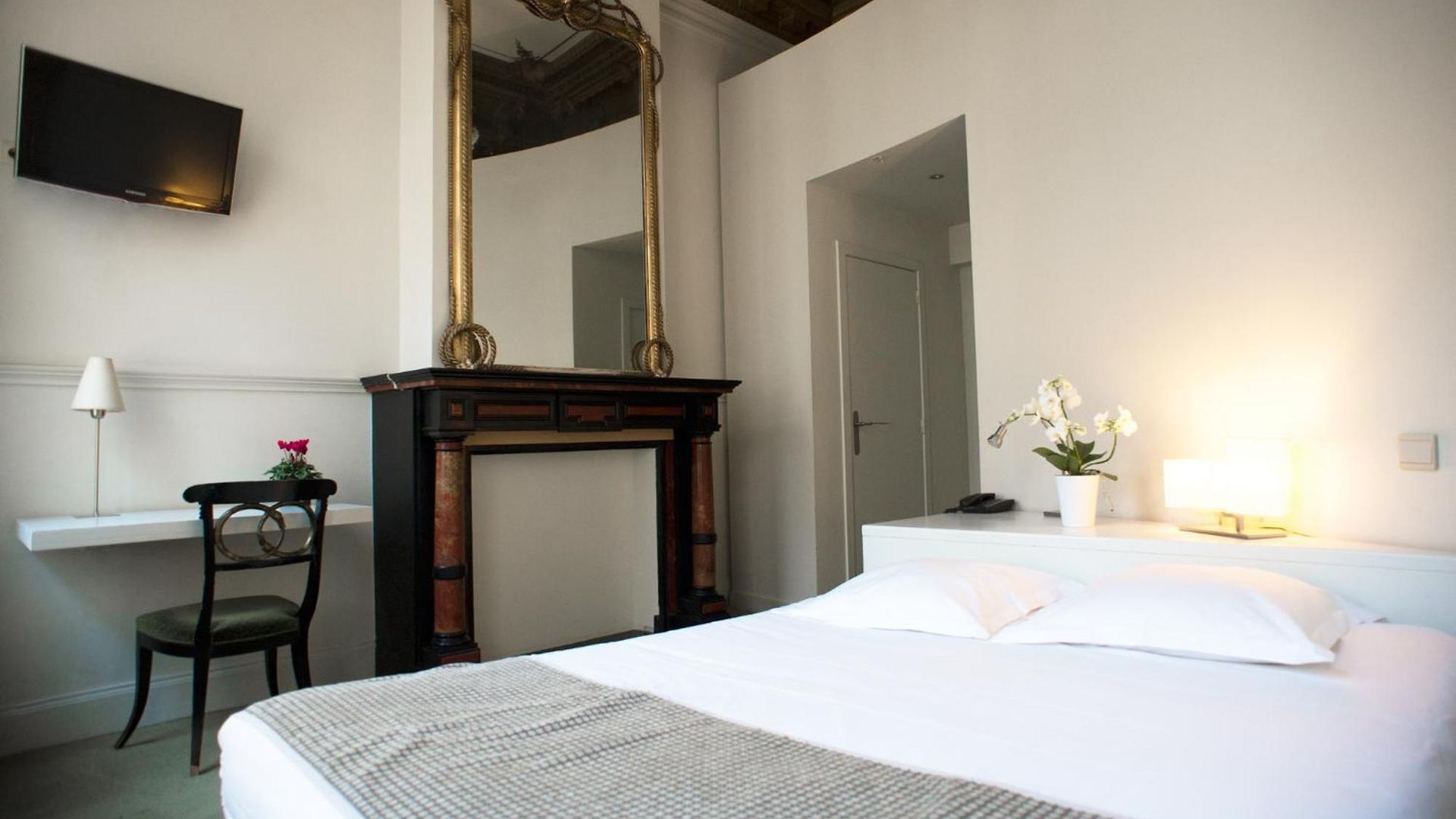 Hotel Du Congres 3*