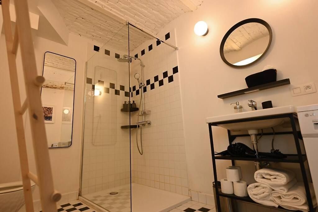 Superb 3 Bedroom & 3 Bathroom Duplex In Centre Brussels