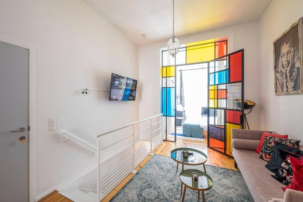 Superb 3 Bedroom & 3 Bathroom Duplex In Centre *