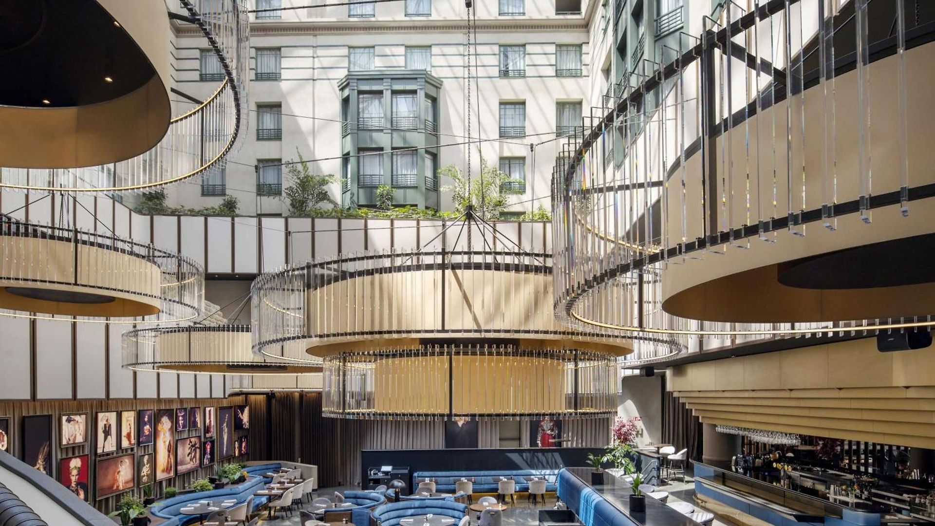Radisson Collection Grand Place 5*