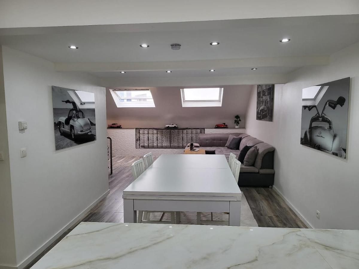 Duplex Elegant Situe A 1min De La Gare Du Nord Brussel