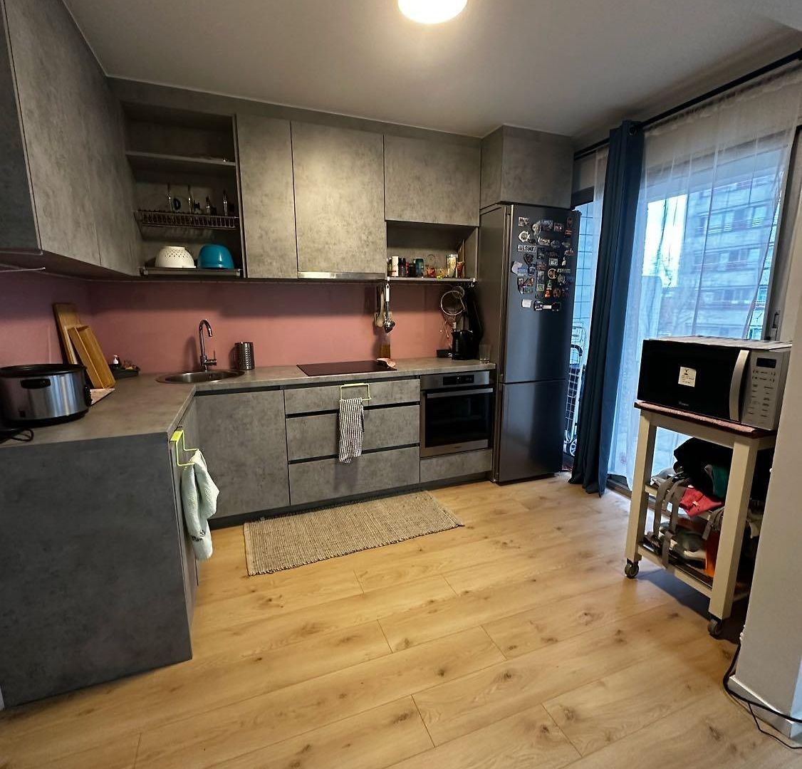 Alexanor Cosy Private In A Shared Brussels