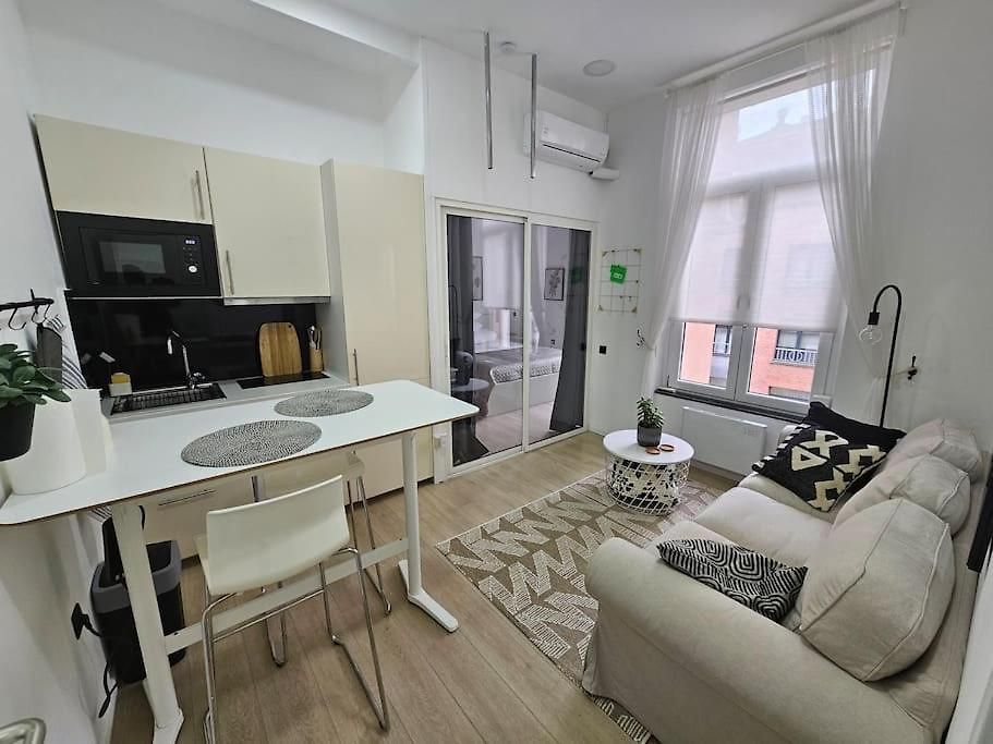 Cosy Studio Center Of