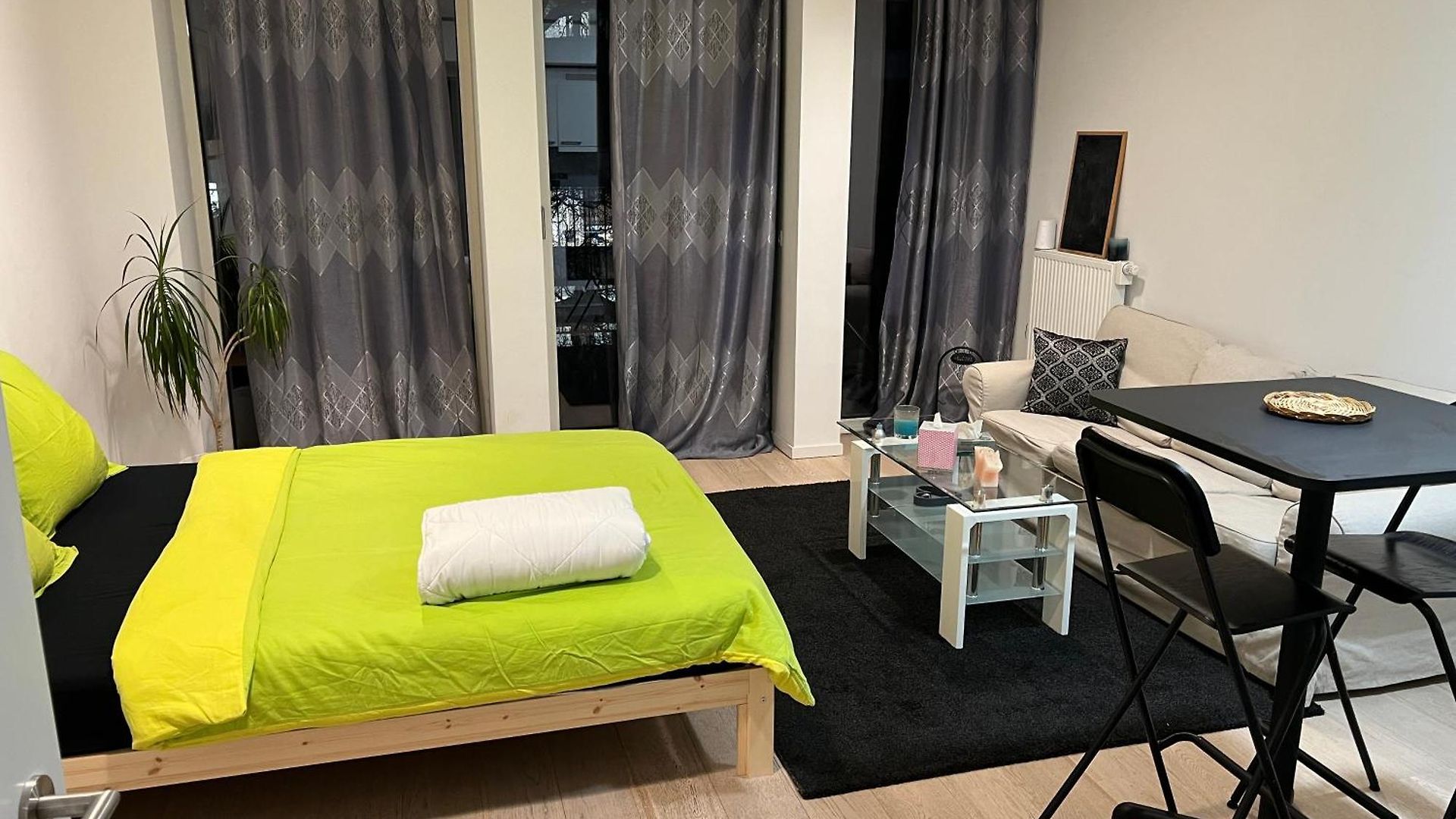 Commission Europeenne Apartment