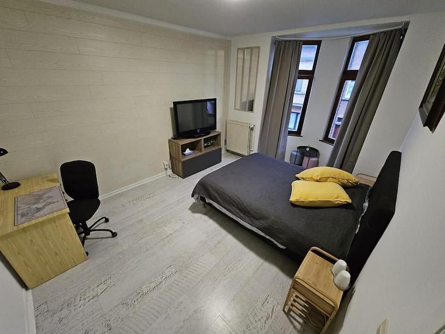 Beautiful, Renovated Fully Self Contained Brussel