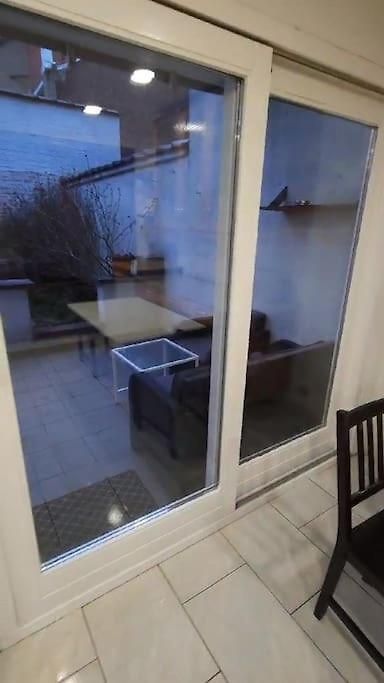 Beautiful, Renovated Fully Self Contained Gasthuis Brussel