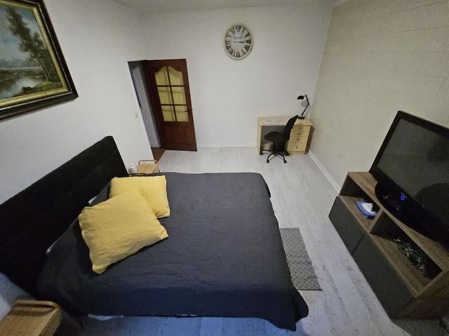 Beautiful, Renovated Fully Self Contained Gasthuis