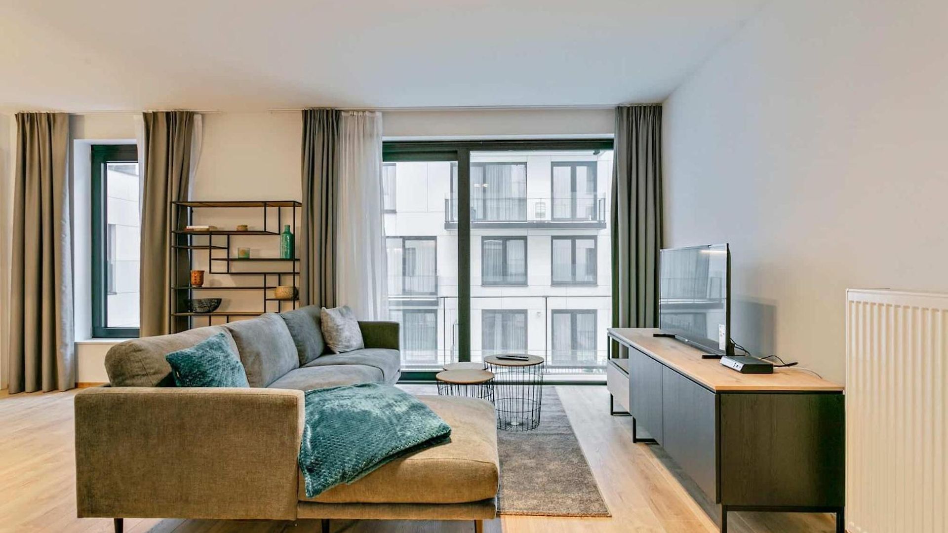 Appartement Furnished 2 Bedroom In Center