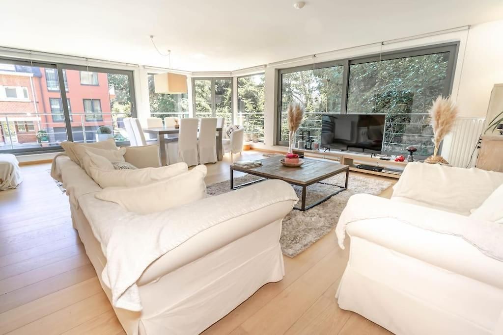Apartment Tres Lumineux De 120m2 *