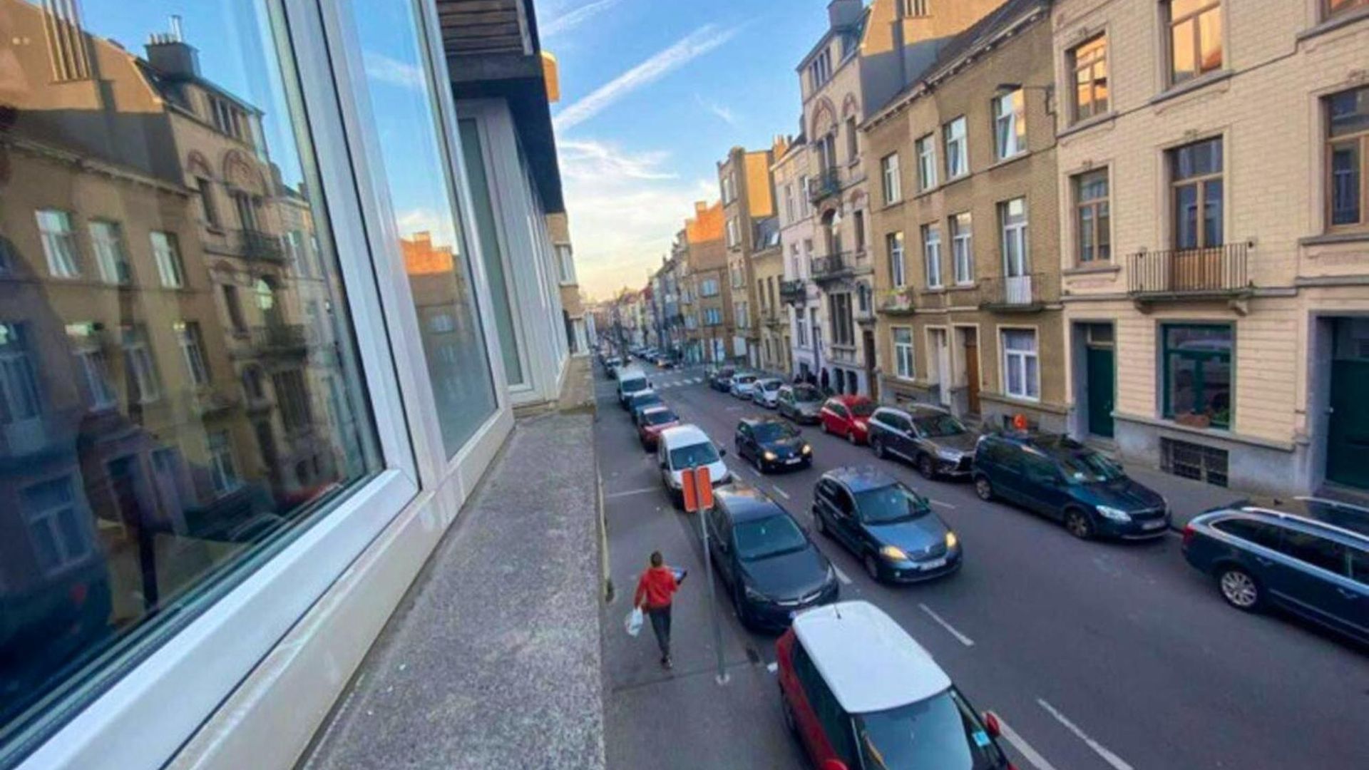 Modern In Molenbeek-saint-jean / 77 M² / Parking *