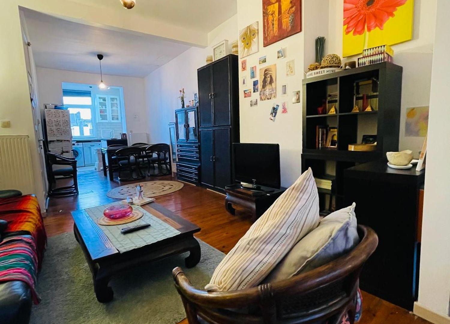 Quiet And Colorfull Flat In The Center Of Apartment
