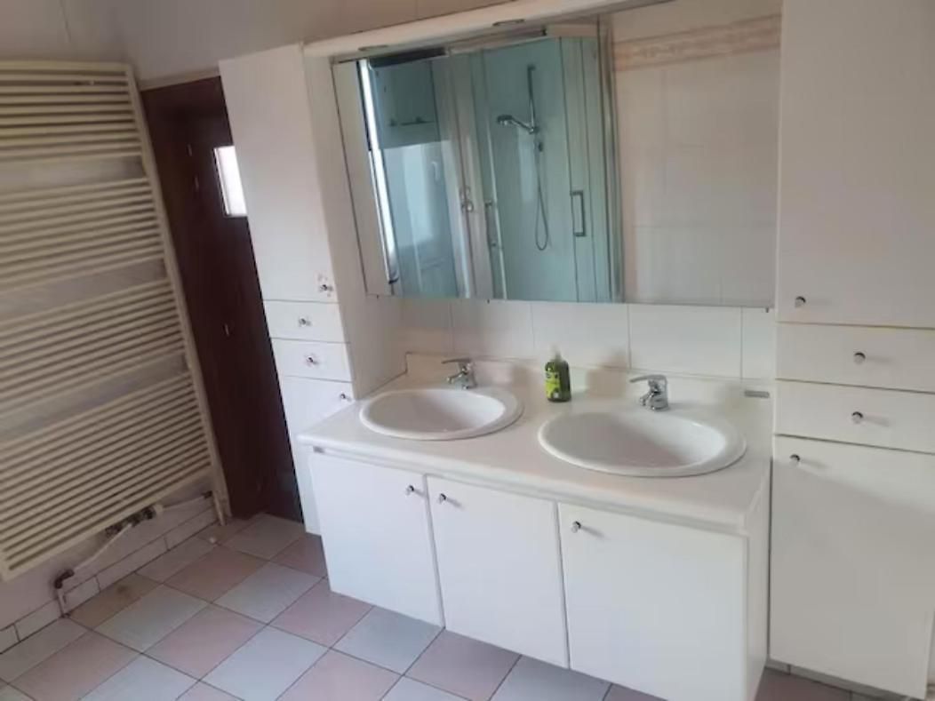 Gasthuis Beautiful, Renovated Fully Self Contained *