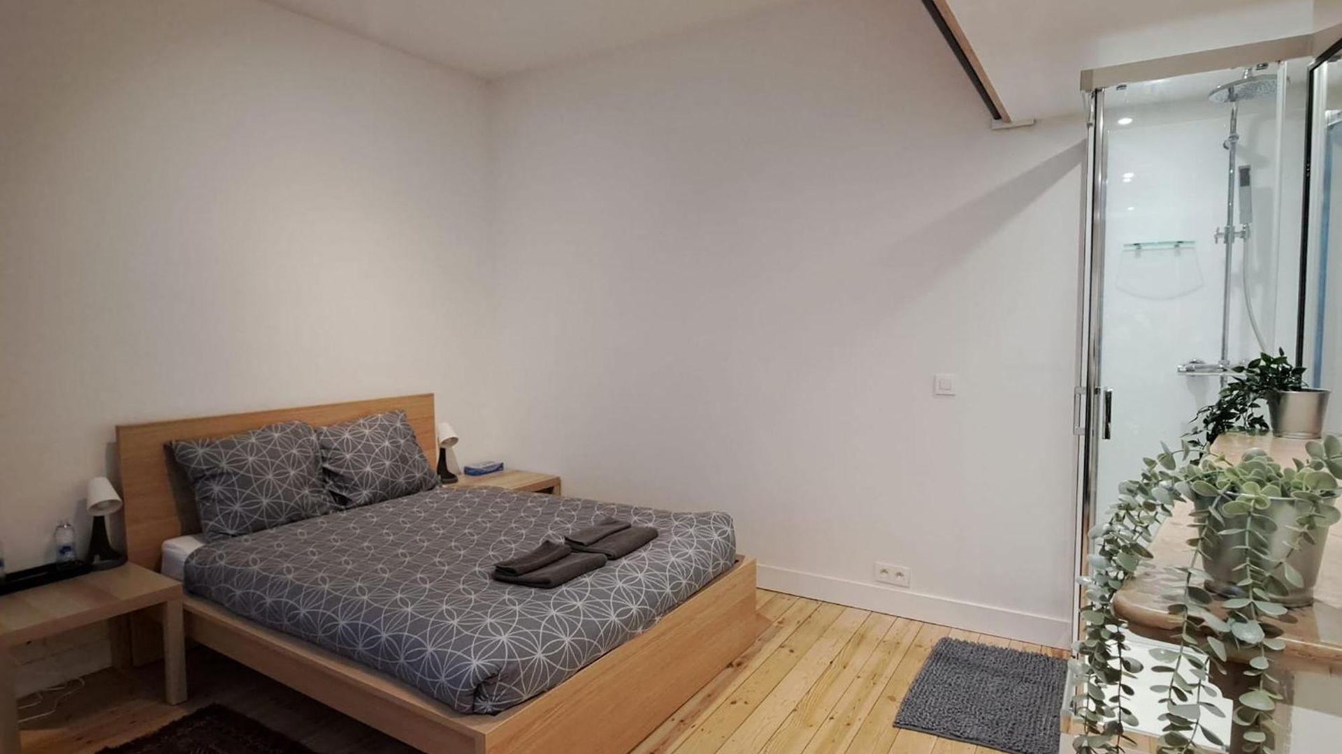 Guest house Comfortable With Terrace European Parliament
