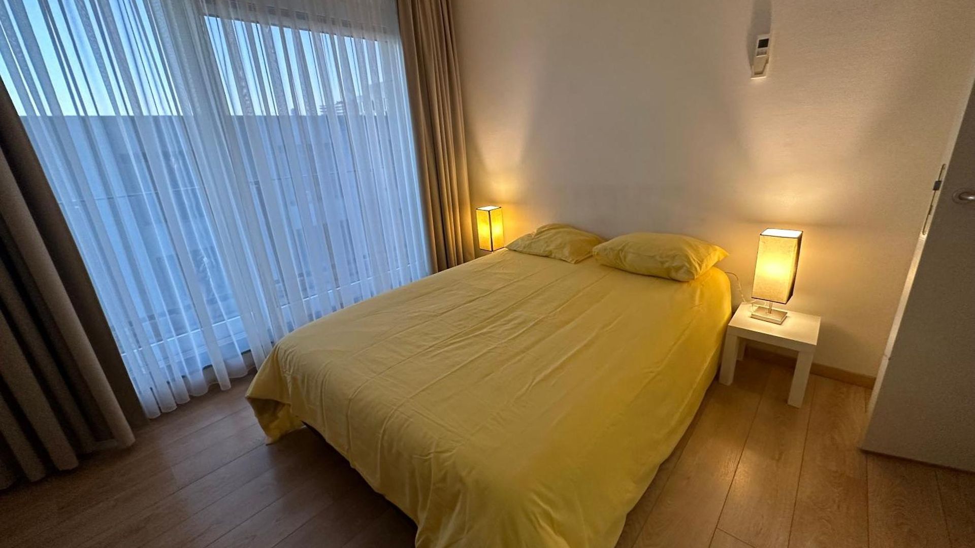 With Stunning View In Center Appartement